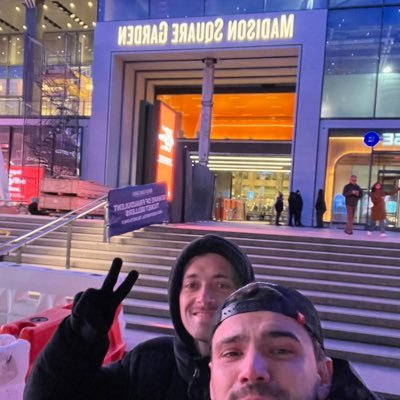 theo_charrel's profile picture. Heureux GM de la @life_bball4     +    Rédacteur chez @InsideBasket