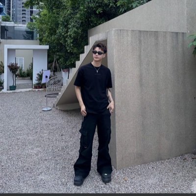 feng_geng11502's profile picture. - - 霞光只在一瞬间