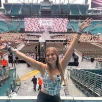 Kenna (@kennaswiftie) 's Twitter Profile