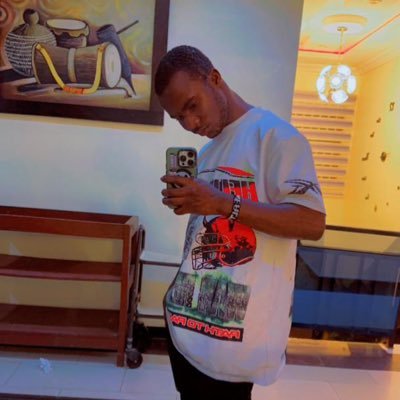 DeRoyal0's profile picture. into all Gadgat