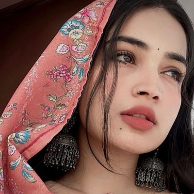 आपणी🫅🏻सिक्योरिटी 💪🏻वो भोला🕉️🔱❤️ करे से🤲🏻🙏🚩💐
#queen👑❤️🩹