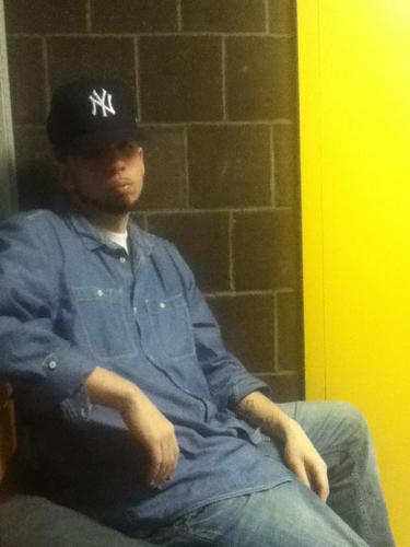 FEDS44's profile picture. im a gemini , all i know is music , family is everything , and im a proud member of team weirdo ;) .. anything else juss ask