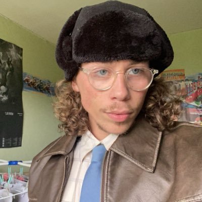 theo_avec_un_h's profile picture. La vie est belle fuck les racistes ༼⍢༽