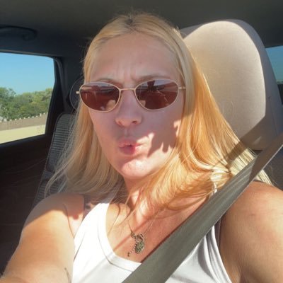 bbyliizardd's profile picture. elon… i fucking hate you 🫶