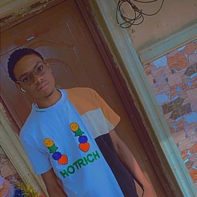 I'm a data analyst, currently studying statistics and good in graphic design
And also a GOOD GAMER 🎮🎮