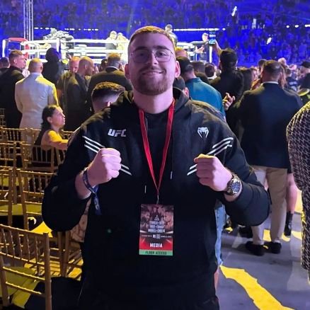 Periodista de MMA y Boxeo. Jiennense.
Colaboro con @mundodeportivo Creer crea realidades. #MMATwitter 🇪🇸