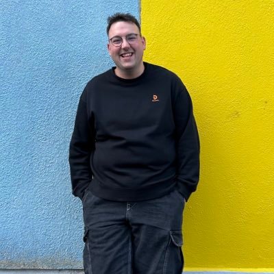 Locutor en @Europa_FM | Hablo y rio sin parar, a veces a la vez | Realizador y Creador Audiovisual | hola@robertfilip.com