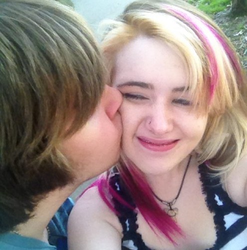 Helena_Rachelle's profile picture. i got the dirty old hands of a drummer in a band.