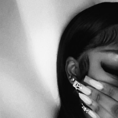 Jenvil123's profile picture. Kitronn fan💙❤️