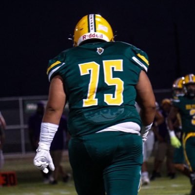 RG/LG/T | 276lbs | 5’11’fts | 17 years old | Class of 26’ | Holtville High School | 4.17 GPA | #75 | 500 lbs squat | 320 lbs bench press | 2 Offer | 🇺🇸🇲🇽 |