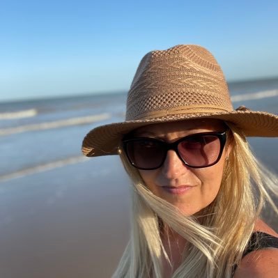 TheNunns's profile picture. Life’s a Beach (bloody autocorrect: a Bitch)