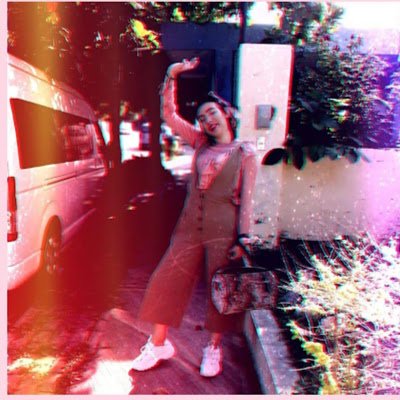 LesaryH's profile picture.