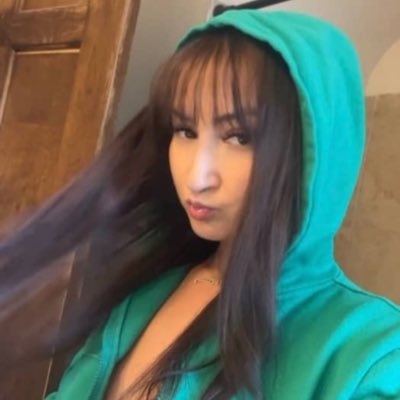 The girl next door 😶🌫️ 🫶🏻🍿, I like video games cooking and taking photos🥰💕