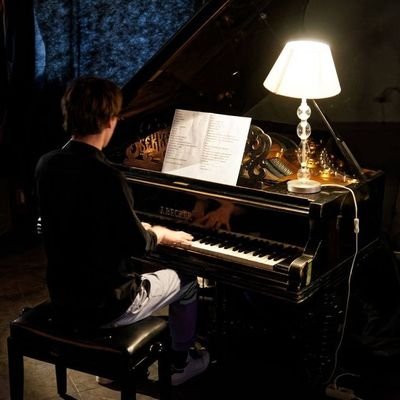 MrCharleWalsh's profile picture. Law & Business Student
Investor