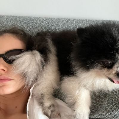 aclarapriv's profile picture. mas que ironia, pleno século da putaria