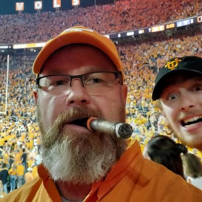 🟧⬜🟧⬜🟧Go Vols! 🏈🏀⚾️
allvol /UTK Alumn/ #VolTwitter / Follower of the Way 🙏 / PK / #GBO #GoVols / Engineer /chòv la bèl/ Trojans Lax 2x🥇/ 🅅 🄾 🄻 🅂