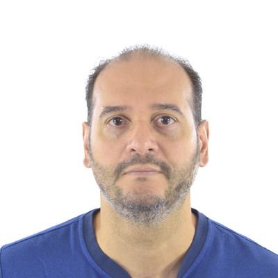 Médico Veterinario servidor público. Hijo de dos ejemplos y esposo y padre orgulloso.