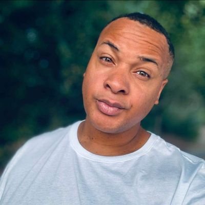 thefoodie_von's profile picture. Travel & Food Editor