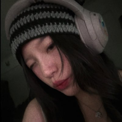 beljeons's profile picture. 𝓁𝑜𝓂𝓁 @BTS_twt @ENHYPEN_members