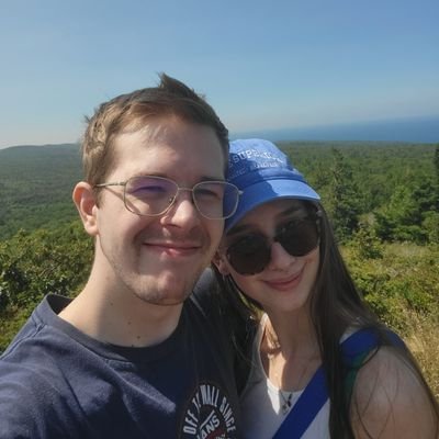 Flex/Main AR | 24 Year Old Accounting Major and Challengers Player | Professional Optic Hater | Duo @Mahgiicz