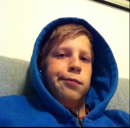 RoskoStyle's profile picture. Follow me and ill follow back :)