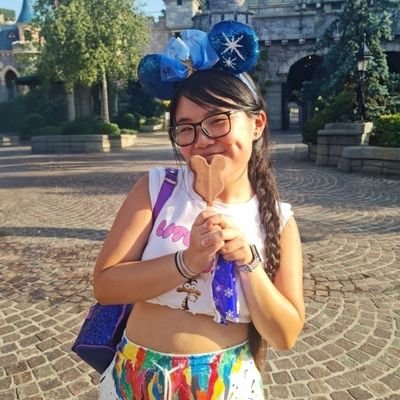 laia_msb's profile picture. 📚:🎥🎬
Port Aventura💜
St.Boi📍