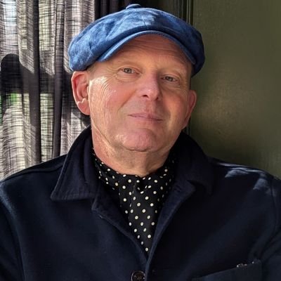 Creative do'er, design, writer, music, community spirited. Dad to @talor_gilchrist