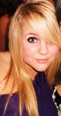 Hi I'm Lucy. I'm living in Essex and working in London as a Buyer's assistant. I love to party, travel, meet new people and generally have a good time