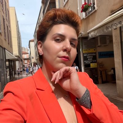 Veronika is a contemporary music composer and performer currently based in Germany. Her interest lies in performance, alternative scores and intermedia.