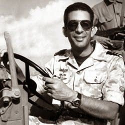 یادبود ناخدا شهریار شفیق افسر ارشد نیروی دریایی آرتش شاهنشاهی🏅