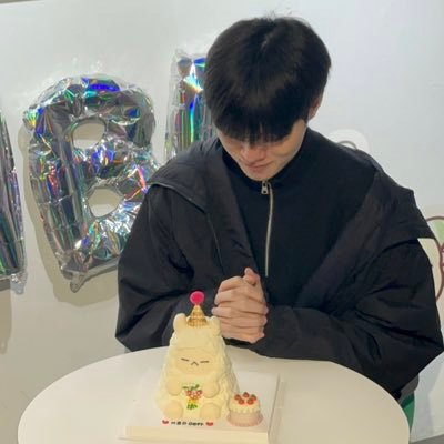 대가리 깨져도 #KTWIN / 데프트뎊뚜혁규혁구 외치는계정 / 디디 월즈 성불할 때까지 응원할 예정 / 야구는 ssg