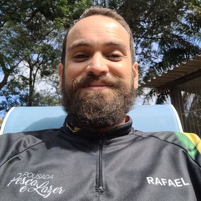 Brasileiro. Brasiliense. Do lado de quem tá do meu lado.