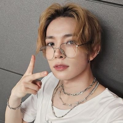 With a magnetic presence and a voice that resonates, he effortlessly blends passion and talent, captivating everyone around him with each moment, Heeseung.