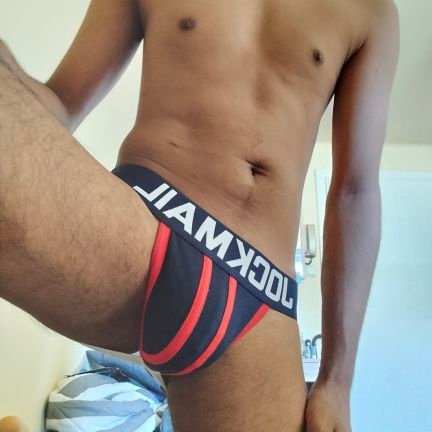 Mysteriox99's profile picture. Can turn ur world upside down 😉