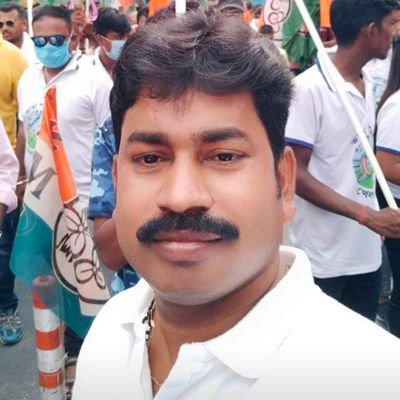 আমি একজন সক্রিয় তৃণমূল সৈনিক,
দুঃসময়ের
মানুষের সাথে, মানুষের পাশে ,সব সময়(খুন হতে ভয় নেই
শিরদাঁড়া বিক্রী নেই)6290242938ph