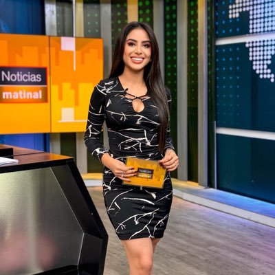 Periodista. Presentadora de noticias en Noticias Matinal y Habla Perú por @noticias_tvperu | Peruana 🇵🇪 Instagram: mafermontenegroluna