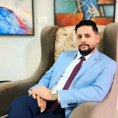 رئيس المنتدى العربي للفنون ,حاصل على 4 جوائز محلية و5 جوائز دولية , مشارك ب 50 معرض محلي و 52 معرض دولي و5 معارض فردية ومحكم في مجال الرسم ومنسق معارض