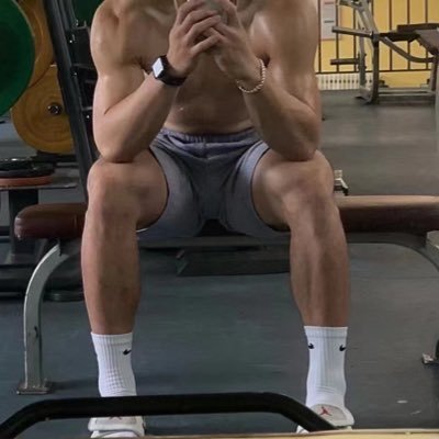 longjie2024's profile picture. 📍成都 | 175-75-24-pure top s | 🍆16 🦶43 | 喜:体🏀、特🚔、体制、兵哥、寸头 | on prep 双男女都🉑 健康安全前提 | 门+V | 原味 🧦🩲👟 | 防走丢小号@longjielongjie | 私密号@Toplonglong | QQ: 3778283963