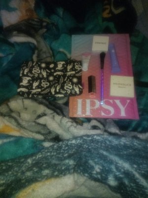 YvetteLeglise2's profile picture. I'm 52 years old and I love make-up