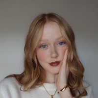 holly rebecca white (@holrebeccawhite) 's Twitter Profile Photo