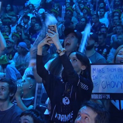KChloe444's profile picture. Déjà finito avant même d’avoir commencé | Midget Monster @KChloePV