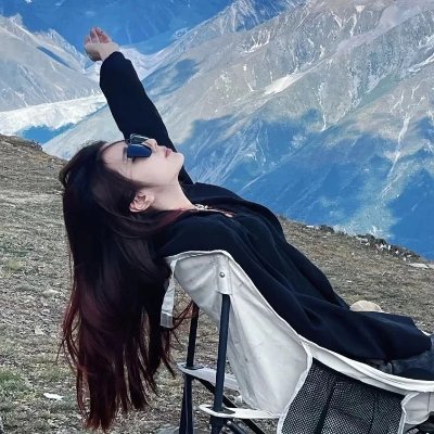 ATRendJK's profile picture. Independence and strength are the hallmarks of women who bravely face challenges at every stage of life. Businesswomen who have learned beauty from a young age