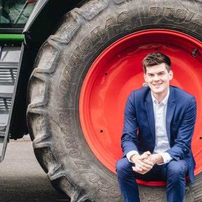 MoritzCvoro's profile picture. Liberal European Dorfkind in Berlin | into politics, tech, and sailing | my views.