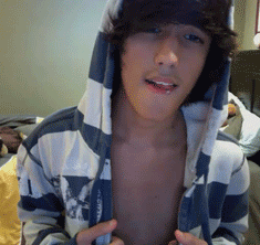 novo Twitter o outro Rackiaram e_e //
Sou o Lindo da @KarolKawai .,