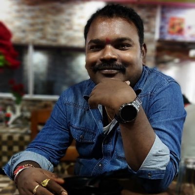 भीड़ में खड़ा होना मकसद नही है मेरा, बल्कि भीड़ जिसके लिए खड़ी है वो बनना है मुझे !!