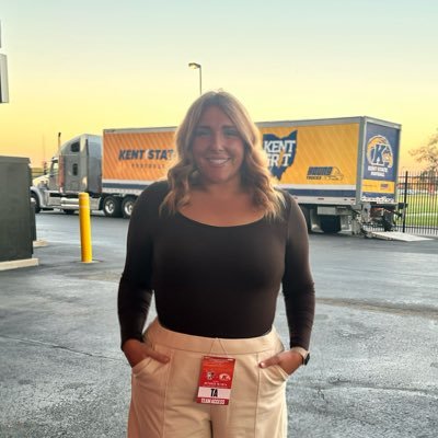 Elizabeth Toth Profile