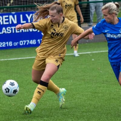 AnnieDzk's profile picture. 