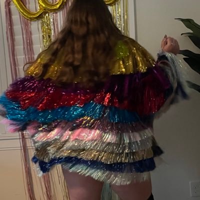 26 she/her, VA. Eras Houston N2, Metlife N3, Cincy N2, Miami N1. TN called me a queen🥹👑🤍