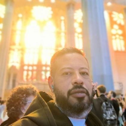 ciclon_medellin's profile picture. Anda en el camino sin hacer daño a nadie.... Tranquilo que todo se devuelve!!! Nevermind.....👷👬💫🐻🌀