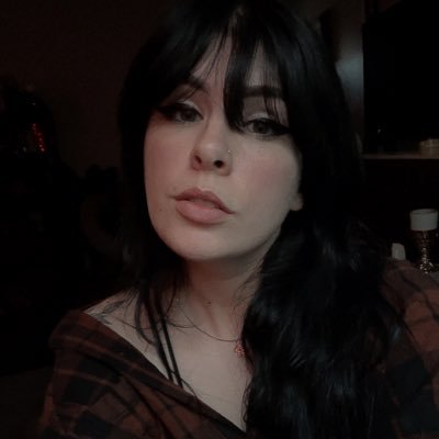 🍃30 • she/her • 1111 ⛓️💥tarnished • sword bisexual ⚔️ 🌱sometimes twitch streamer ⛓️ https://t.co/xh23TSQ0f0 ⛓️